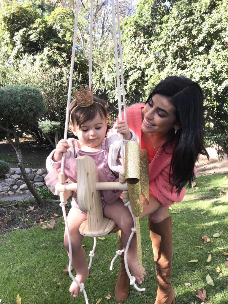 Sazan Hendrix Brings Shabby Chic to Her Daughter's First Birthday Party