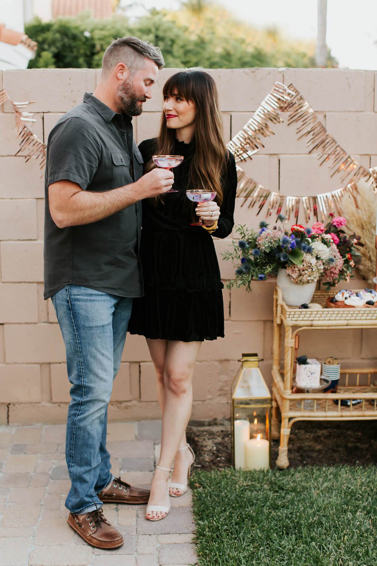 Intimate & Creative Gender Reveal: Mara Ferreira's Evening Celebration